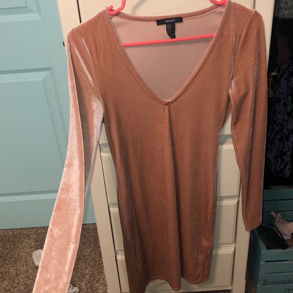 Velvet long sleeve bodycon dress - Picture 1 of 4